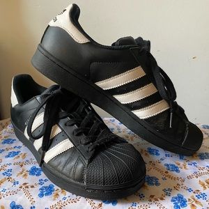 Adidas Black/Black/White Superstar Sneakers!
